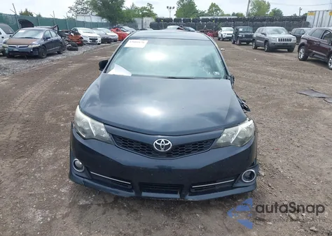 2013 Toyota Camry Se z USA, uszkodzony, nr VIN 4T1BF1FK3DU701079